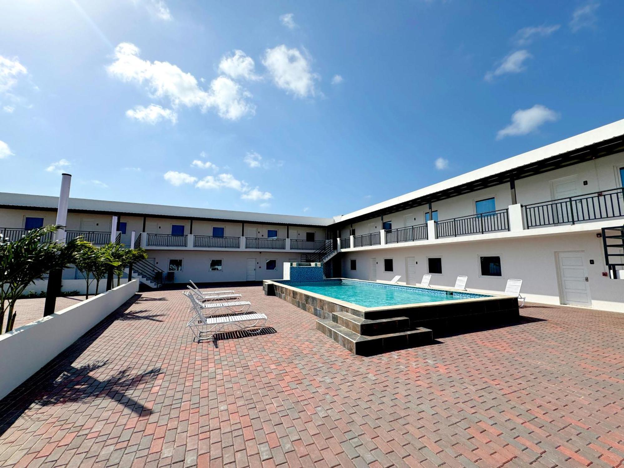 Bon Bini Suites Oranjestad Exterior photo